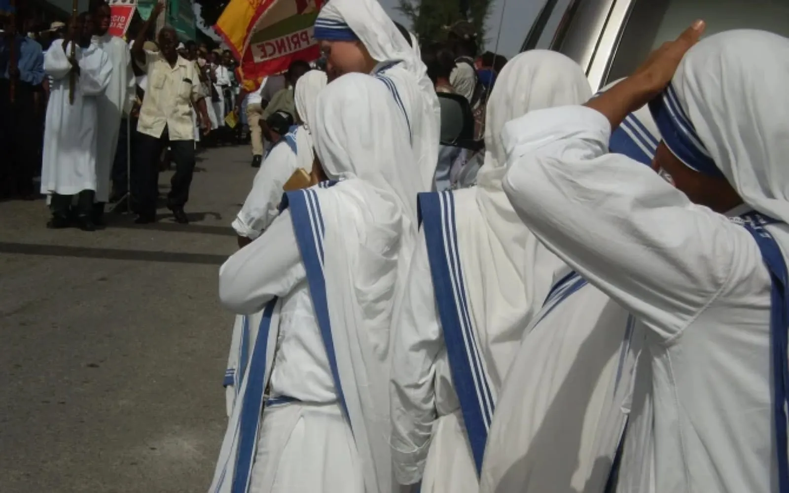 Convento fundado por madre Teresa é incendiado em contínua escalada de violência no Haiti