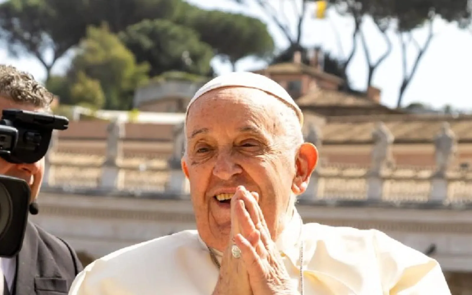 “É a voz do Rei do universo, que nos salva”, diz papa no Ângelus