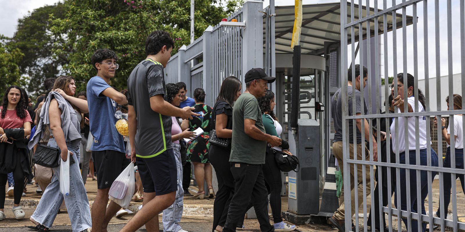 Enem 2024: portões são abertos para o segundo dia de prova