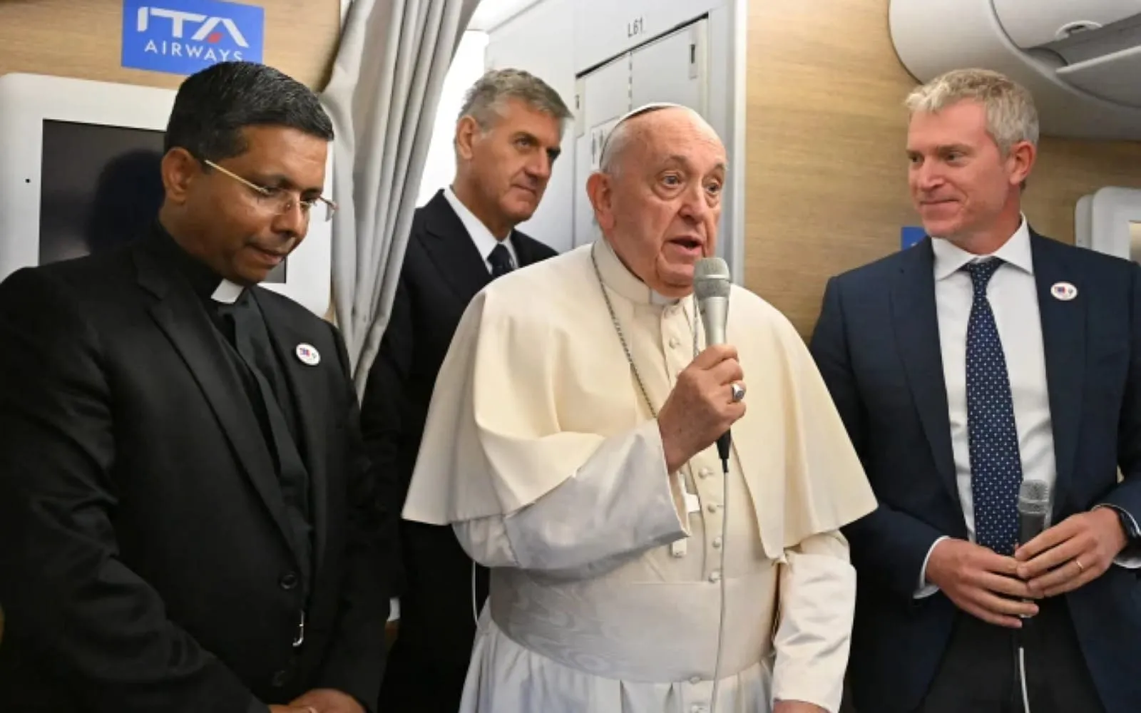 Futuro cardeal é agente de viagens pessoal do papa Francisco