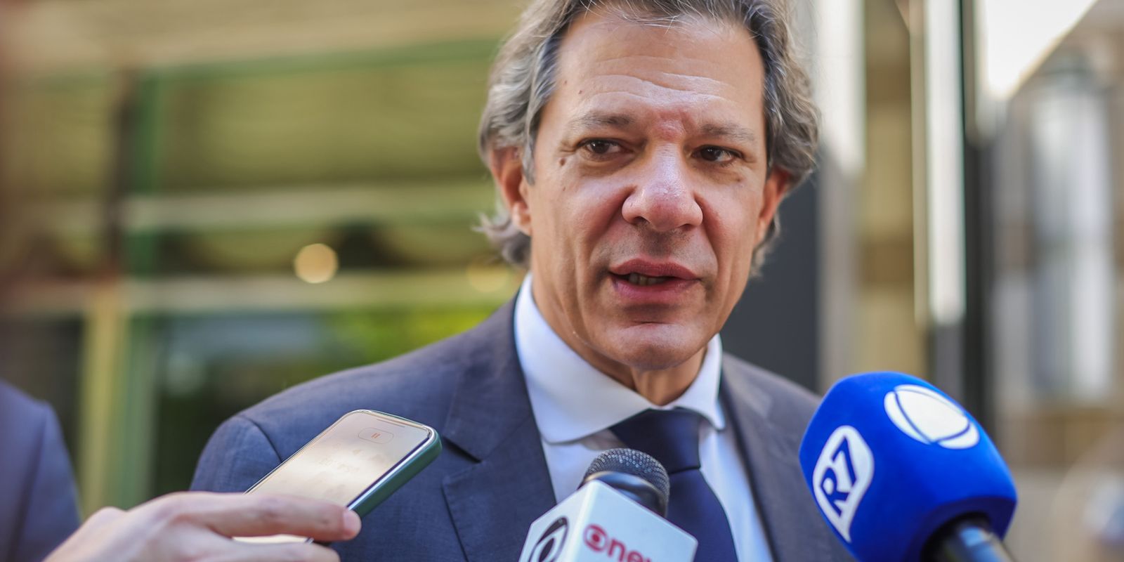 Haddad cancela viagem à Europa a pedido de Lula