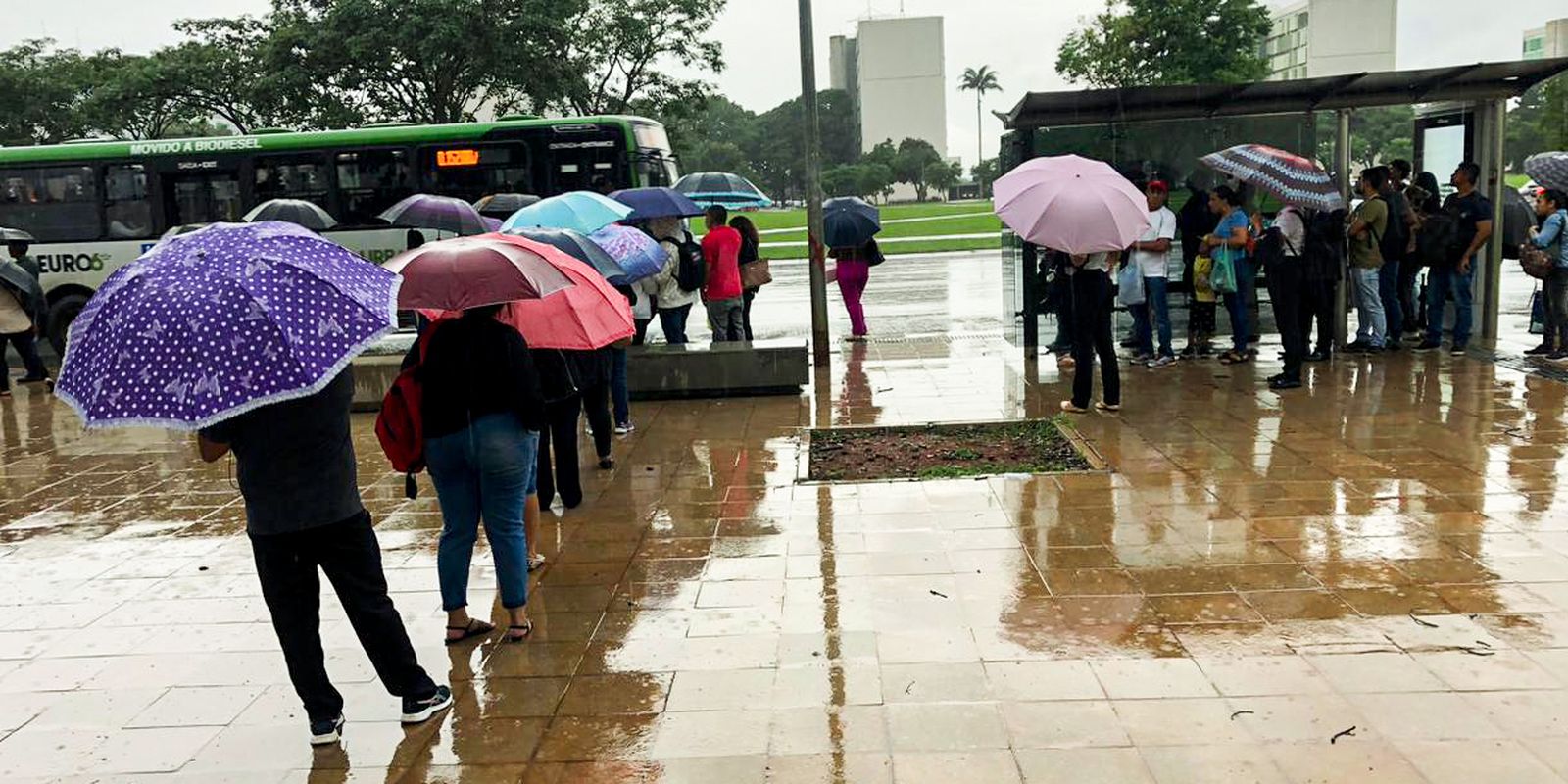 Inmet alerta para chuvas intensas pelo Brasil