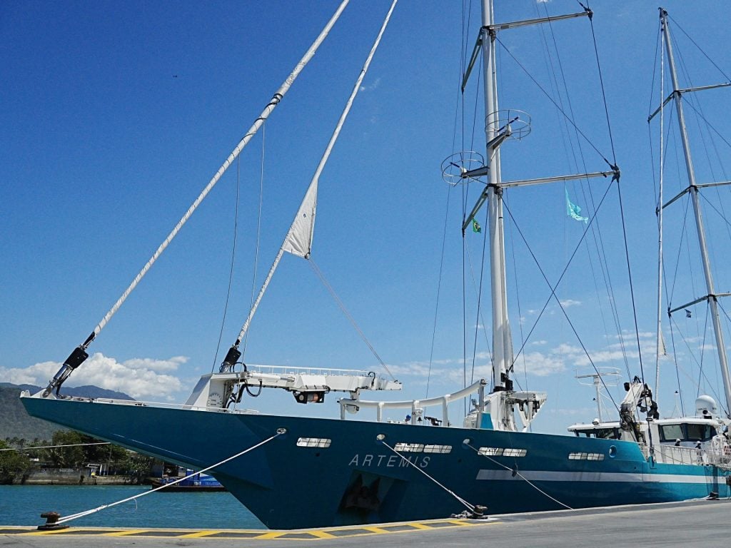 Navio à vela transportará 600 toneladas de café verde e sementes de cacau para a França