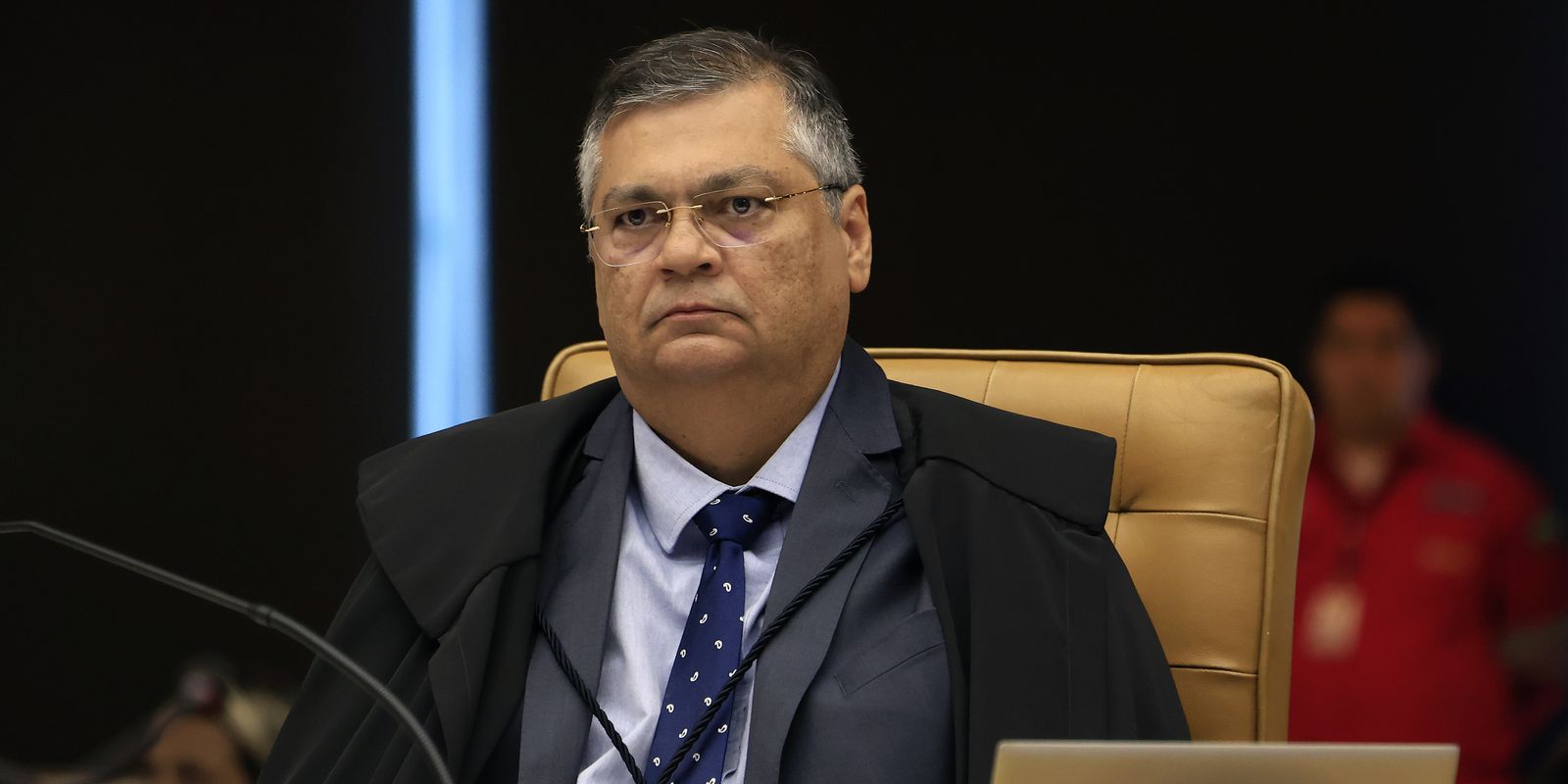 Dino suspende o pagamento de R$ 4 bi em emendas e pede investigação