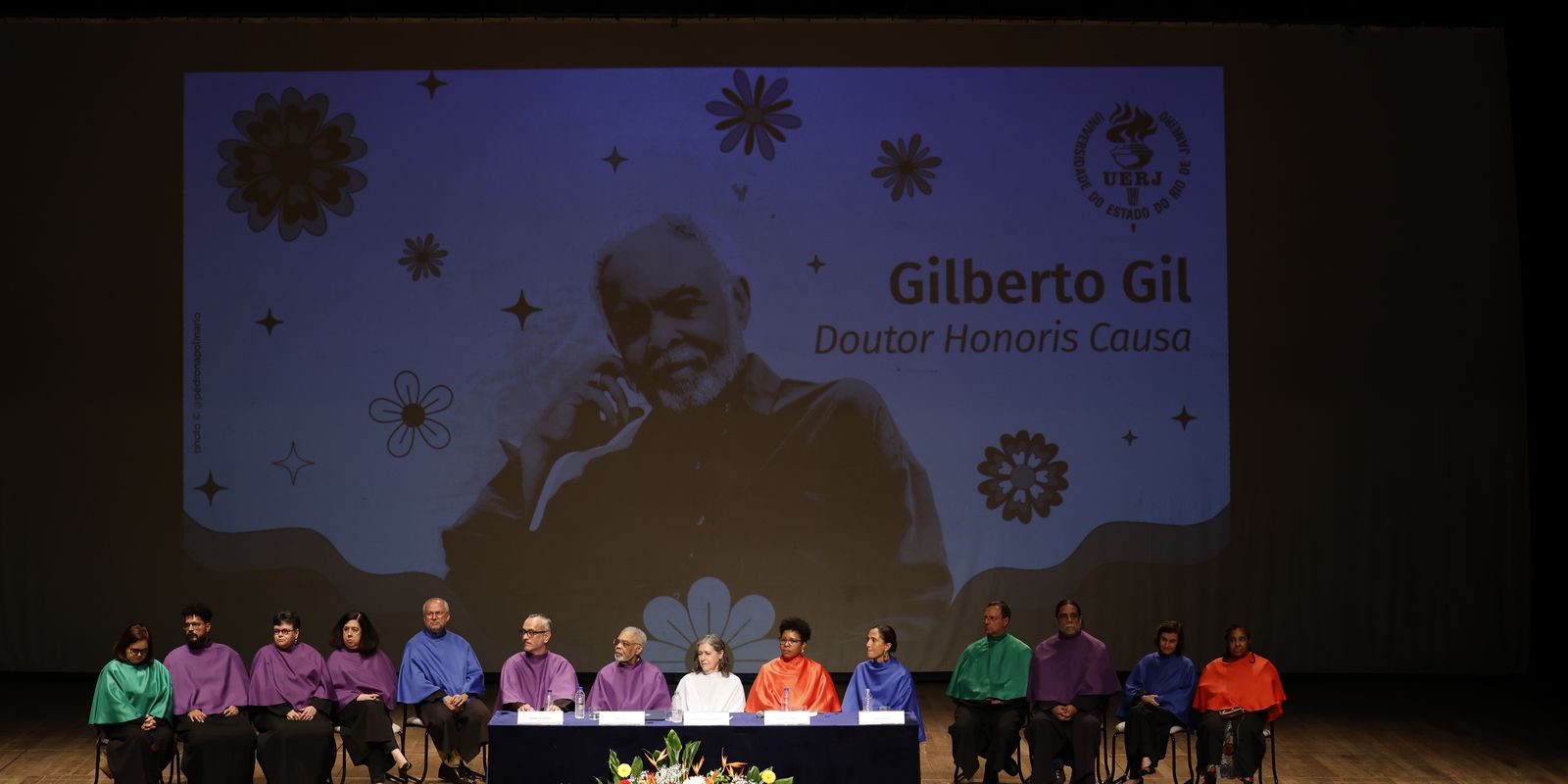 Gilberto Gil é homenageado com título doutor honoris causa pela UFRJ