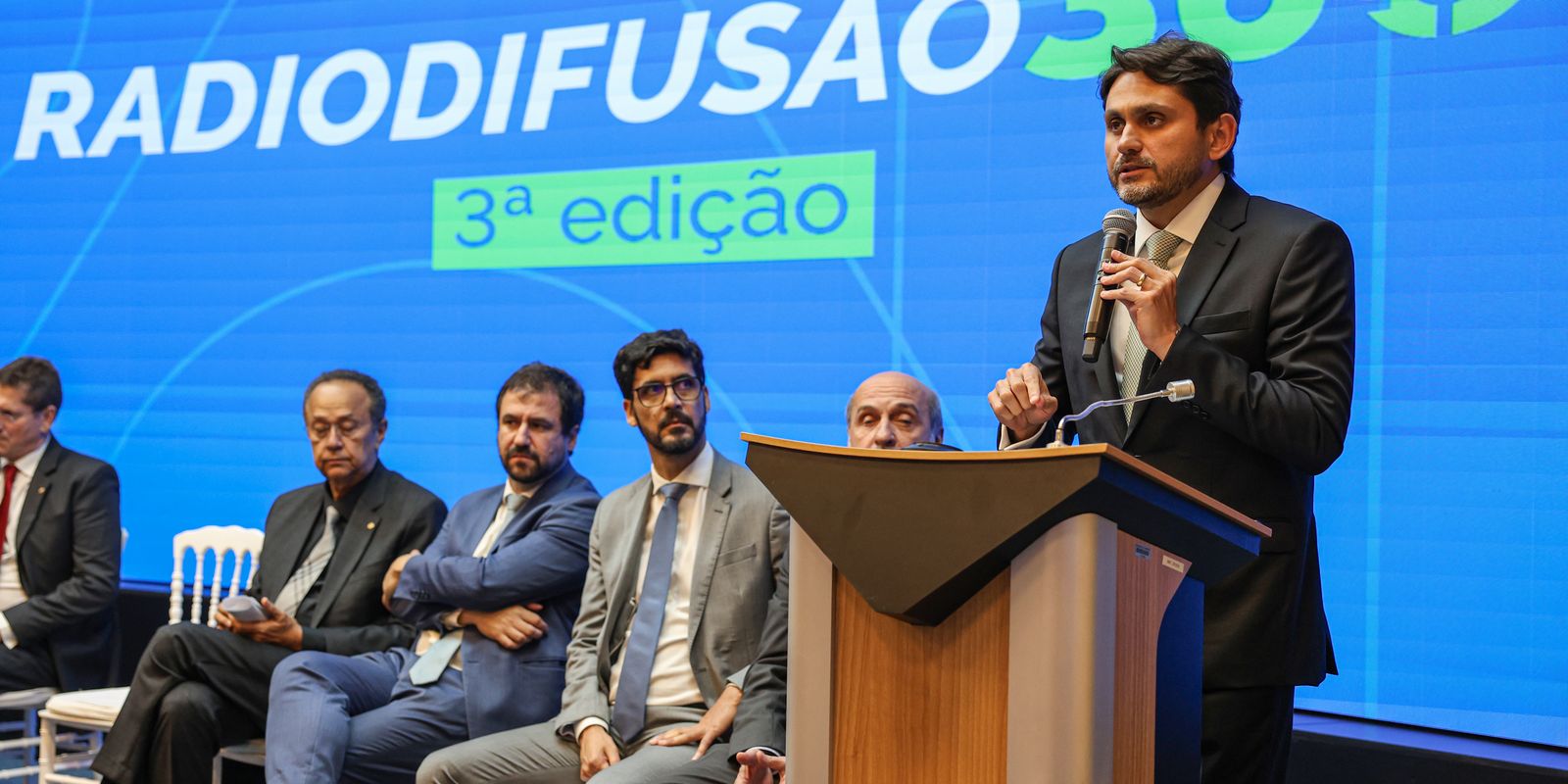 Governo anuncia 321 cidades contempladas pelo programa Brasil Digital