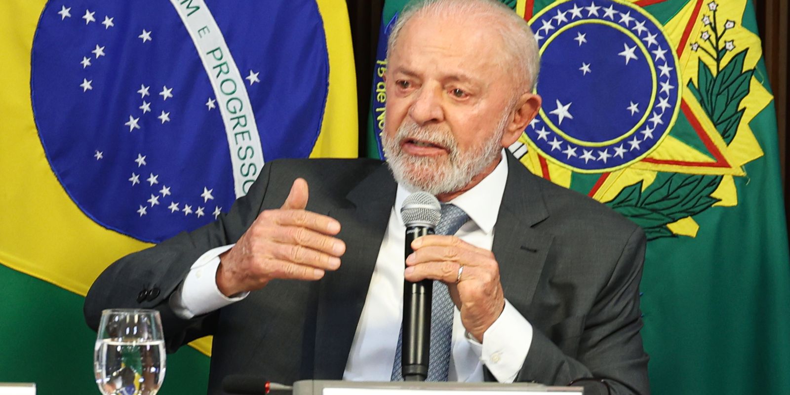 Lula passa por cirurgia após hemorragia intracraniana