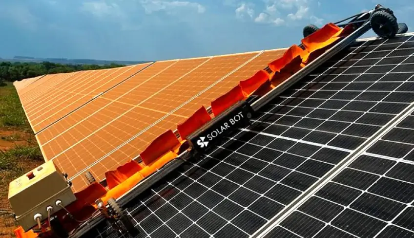 Primeiro robô de limpeza de painéis solares a seco já economizou 1,5 milhões de litros de água | ASN Nacional