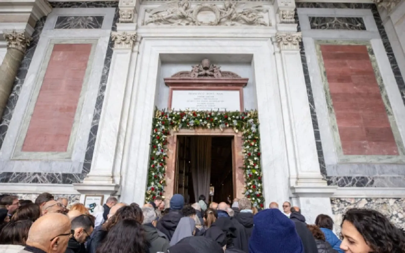 Como surgiu a porta santa e por que ela existe na Igreja