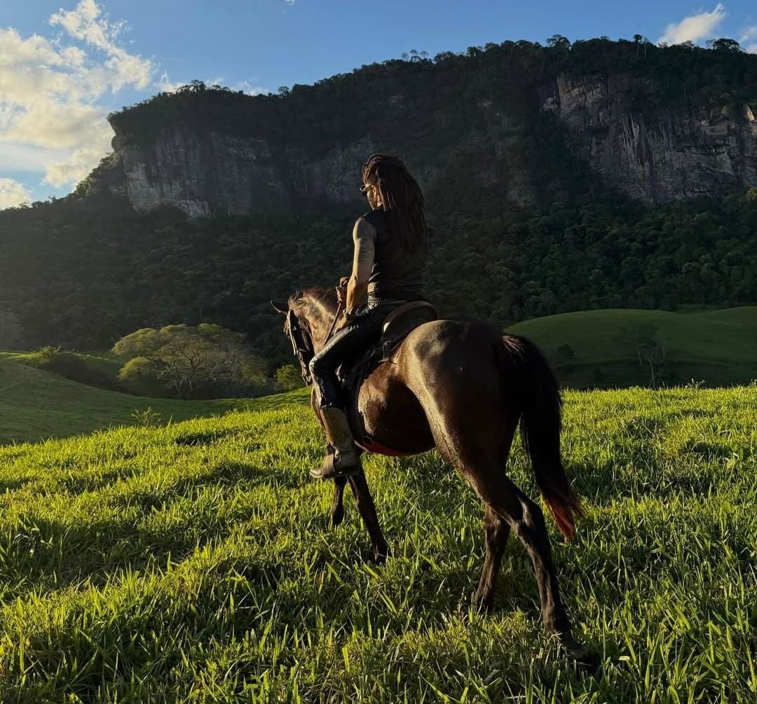 Lenny Kravitz tem fazenda milionária no Brasil com produção orgânica