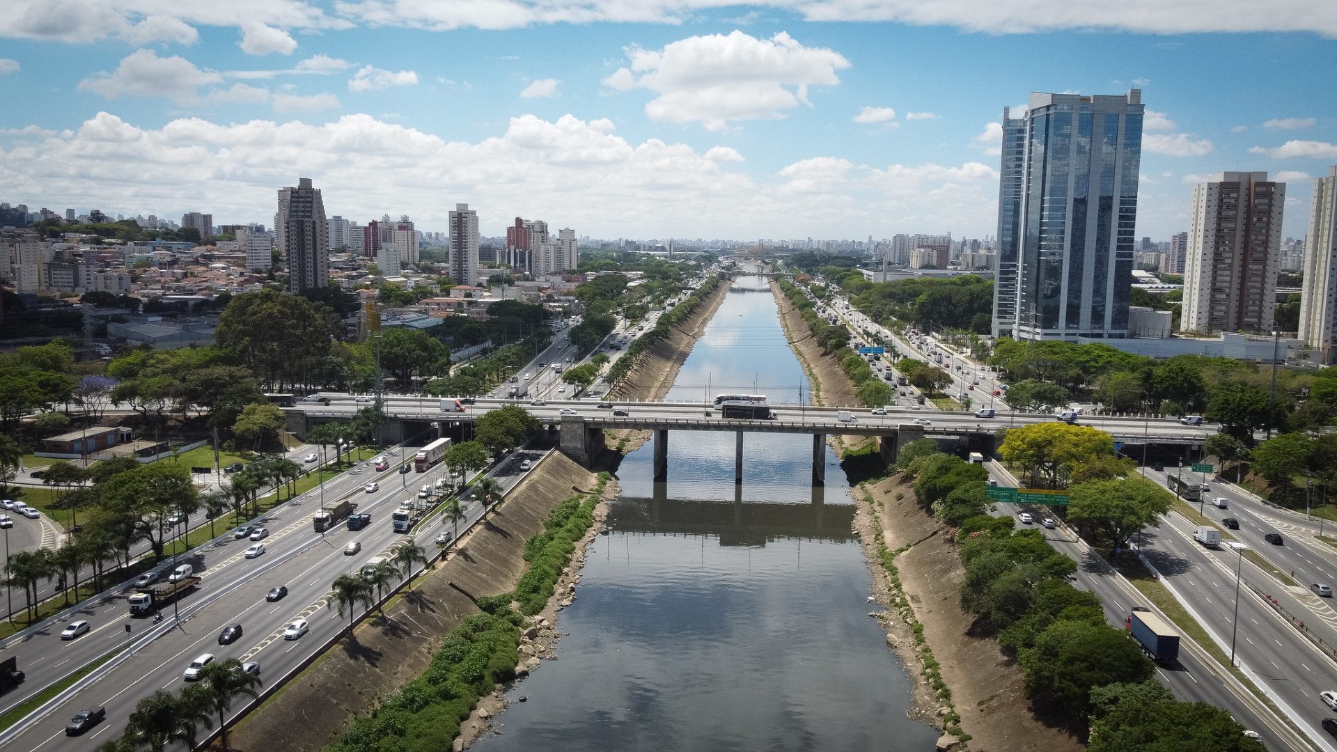 Lixo retirado do rio Tietê equivale a distância de SP ao Uruguai