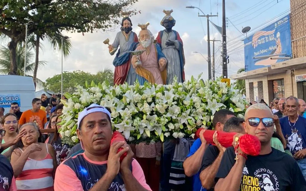 Natal celebra festa dos Santos Reis com procissão e missa solene